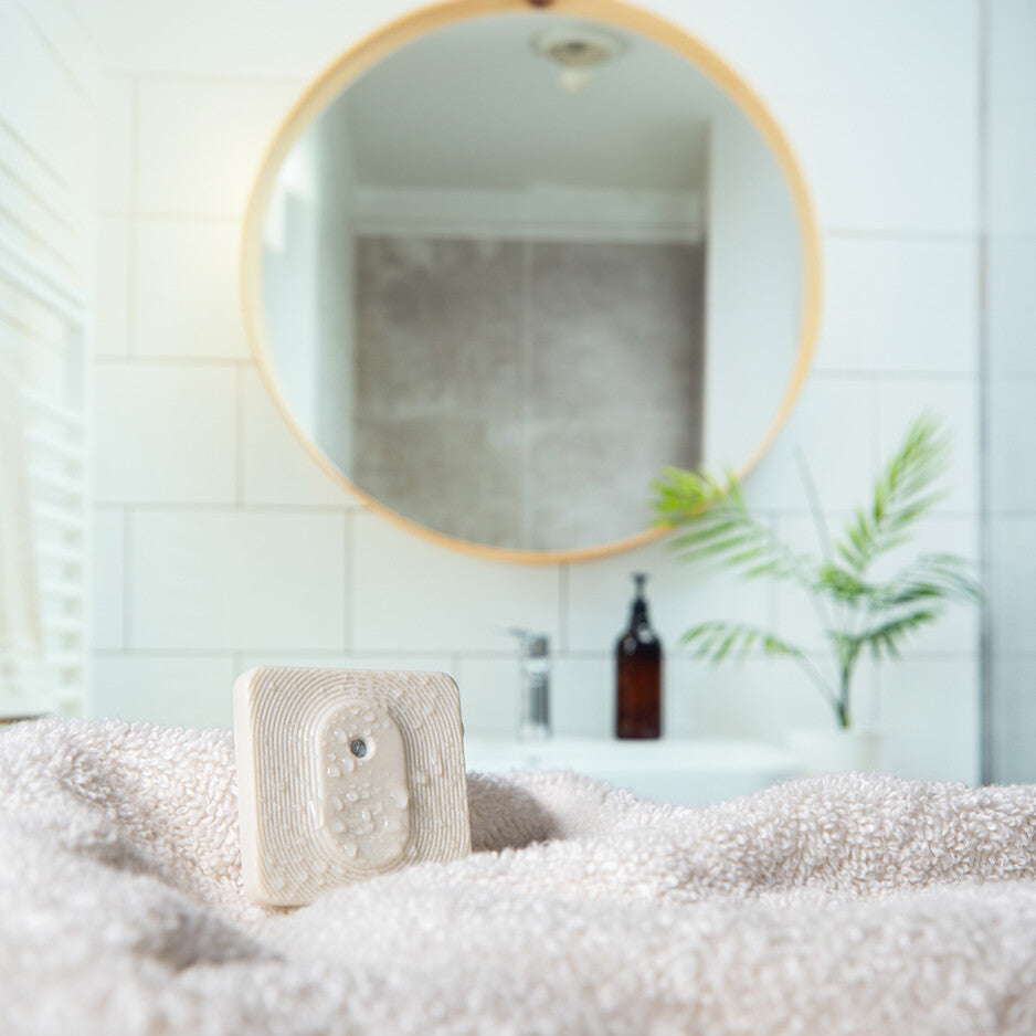Shelly BLU H&T Ivory - Smart Sensors & Thermostats - Shelly USA